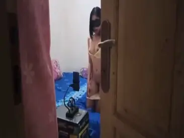 Bokep Indo Pacar Cantik Live Show Buka Baju Room VIP poster