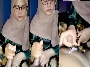Dicoliin Bu Guru Jilbab Sampai Crot Asyik Terbaru poster